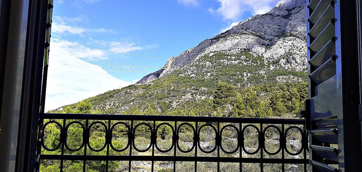 Stone House Bonaca Apartment Baska Voda Room photo